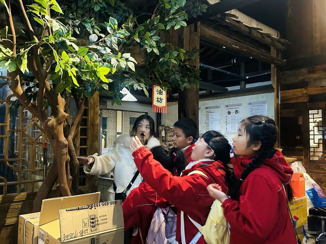长沙市雨花区砂子塘小学2114中队开展研学活动(图1)